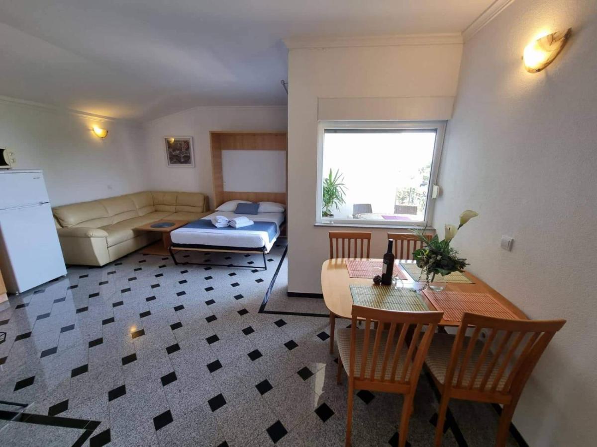 Apartment Tomic 2 Makarska Exterior foto